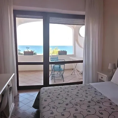 Hotel Il Vascello Marina Serra Exterior photo